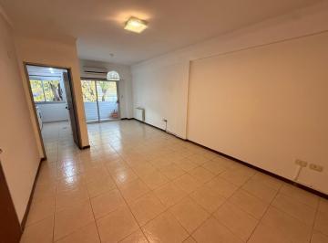 Departamento · 65m² · 2 Dormitorios · Moderno, Amplio y Al Frente | 2 Dorm / 2 Baños | Calle 24
