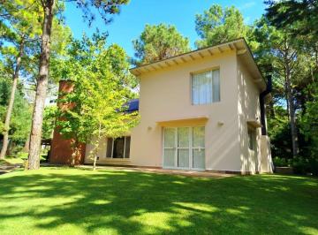 Casa de 8 ambientes, Cariló · Excelente Casa. Venta