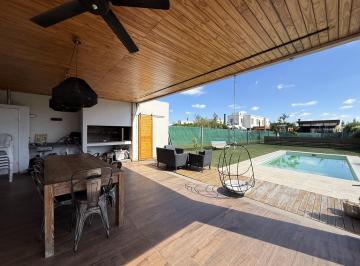 Casa · 90m² · 3 Ambientes · 1 Cochera · Casa de 2 Dorm. en Alquiler en El Quimilar