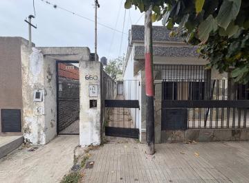 Casa · 60m² · 3 Ambientes · Venta - Casa de Pasillo Única 2 Dorm. y Patio, Tiro Suizo, Rosario