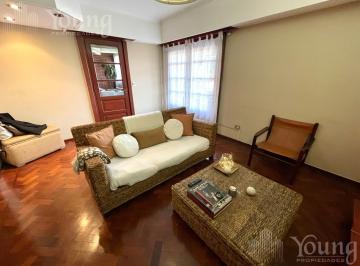 PH · 110m² · 4 Ambientes · 1 Cochera · PH Venta 4 Amb con Cochera en Wilde Centro!