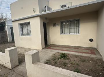 Casa · 54m² · 3 Ambientes · 1 Cochera · Casa en Barrio San Cayetano / Apta Crédito