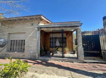Casa · 124m² · 4 Ambientes · Venta Casa Ezpeleta 4 Ambientes Parque Quincho