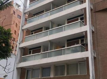 Departamento · 50m² · 4 Ambientes · Departamento en Obispo Oro 441