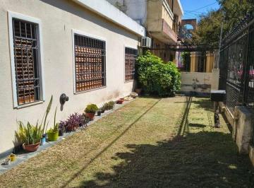 Casa · 146m² · 5 Ambientes · 2 Cocheras · Casa en Venta Residencial San Carlos, Cordoba