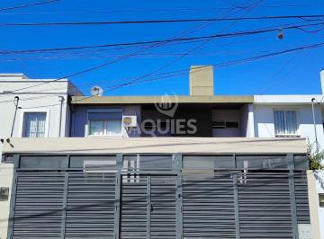 Casa · 165m² · 8 Ambientes · 2 Cocheras · Casa en Venta, 3 Habitaciones, 4 Baños, Piscina, Grand Bourg, Salta