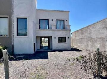 Departamento · 106m² · 2 Dormitorios · En Venta: Duplex Moderno en Los Robles - La Silleta
