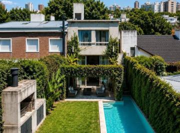 Casa · 507m² · 6 Ambientes · 2 Cocheras · Casa de 6 Amb en Belgrano R con Parque Parrilla Pileta
