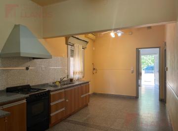 Casa · 4 Ambientes · 1 Cochera · Casa en Alquiler en Guemes Al 800, Luján