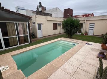 Casa de 6 ambientes, Córdoba · Casa 3 Dorm. - San Fernando - Patio y Pileta - Apto Credito