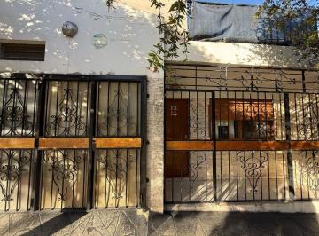 Casa · 70m² · 7 Ambientes · 1 Cochera · Se Alquila Casa 3 Dormi Cochera Viamonte 1100