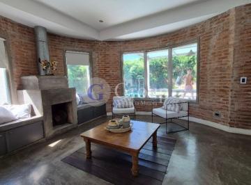Casa · 190m² · 5 Ambientes · 2 Cocheras · Casa en Venta en El Lucero, Escobar con Pileta