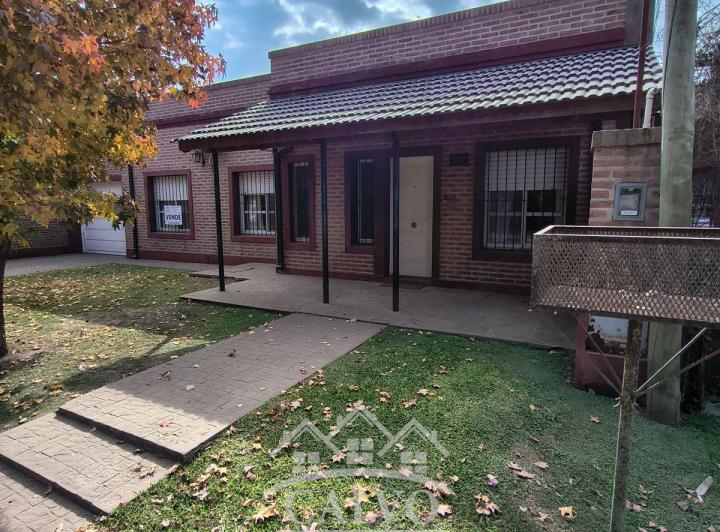 Casa · 160m² · 5 Ambientes · 1 Cochera
