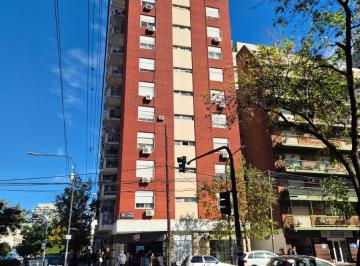 Departamento · 70m² · 3 Ambientes · Impecable 3 Amb Al Frente con Increible Vista Abierta y Panoramica. Como Nuevo.