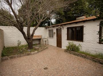 PH · 42m² · 2 Ambientes · PH en Alquiler en Villa Adelina de 2 Ambientes con Patio