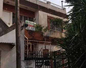 Casa · 75m² · 2 Dormitorios · Alquiler Casa Planta Alta, Rosario, Empalme Graneros