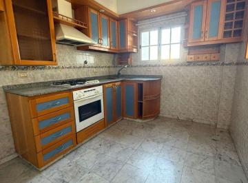 Departamento de 3 ambientes, Liniers · Departamento de 3 Ambiente en Edificio Al Contra Frente con Balcon, Lavadero y Cochera Movil