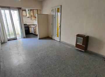 PH de 2 ambientes, Lomas de Zamora · PH 2 Ambientes con Terraza Propia - ¡Sin Expensas!