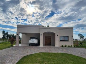 Casa de 5 ambientes, La Plata · Venta Casa Barrio La Victoria Polo Country Club 5 Ambientes Pisicna Parque