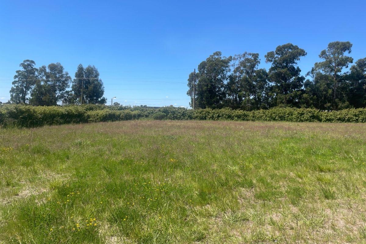 Terreno en esquina de 2112,50 m² en Barrio Valle Amilcar