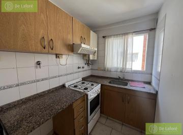 Departamento · 43m² · 2 Ambientes · Alquiler - Departamento de 2 Ambientes en San Isidro, con Balcón, a Una Cuadra de Av Centenario
