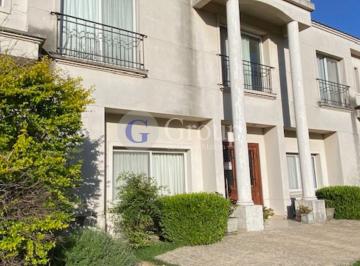 Casa · 219m² · 7 Ambientes · Casa en Venta en El Recodo, Escobar con Pileta