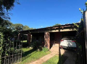Casa · 216m² · 6 Ambientes · 1 Cochera · Venta de Casa 5 Dorm. a m del Rio