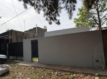 Casa · 120m² · 3 Ambientes · 1 Cochera · Casa en El Dique 127 y 47