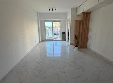 Departamento · 31m² · 1 Ambiente · 1 Ambiente a La Calle con Balcón Saliente