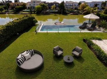 Casa · 334m² · 5 Ambientes · Casa Chalet en Alquiler en Cabos del Lago, Nordelta, Tigre