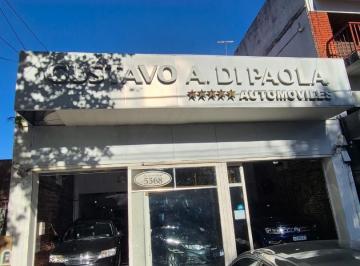 Local comercial · 530m² · Excelente Local Sobre Av y Salida a Dos Calles