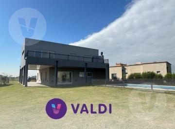 Casa · 235m² · 5 Ambientes · 2 Cocheras · Casa - Santa Clara Al Sur