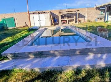 Terreno · 50m² · Century 21 Lucio Barroso Vende Quincho con Pileta