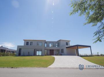 Casa · 322m² · 5 Ambientes · 2 Cocheras · Casa en Venta en Pilara Sobre Cancha de Polo en Cabriolet - Pilar - Urdapilleta Propiedades