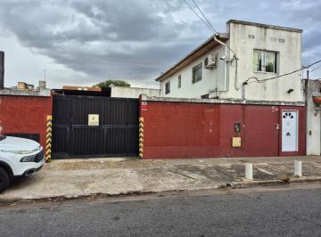 Local comercial · 300m² · 4 Ambientes · 3 Cocheras · Local en Villa Martelli
