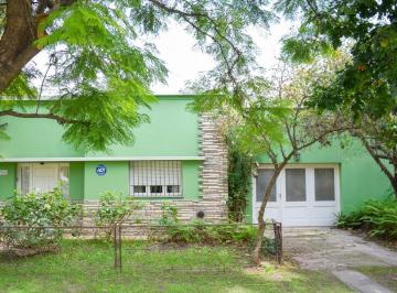 Casa · 140m² · 4 Ambientes · 1 Cochera · Casa en Venta Abasto
