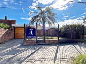 Casa de 5 ambientes, Córdoba · Apta Credito - Amplia - 3 Dor 3 Bañ - Altamira - Patio - Excelente Estado - Ideal Para Familias