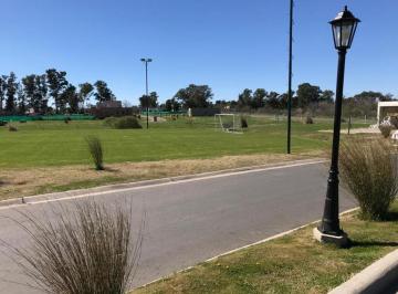 Terreno · 559m² · Mmc. Oportunidad! Lote en Venta en Barrio Santa Elena, Pde
