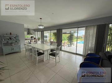 Casa · 789m² · 4 Ambientes · 1 Cochera · Casa en Arenas del Sur