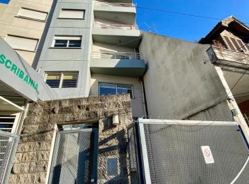 Departamento · 61m² · 3 Ambientes · 1 Cochera · Departamento en Banfield Este