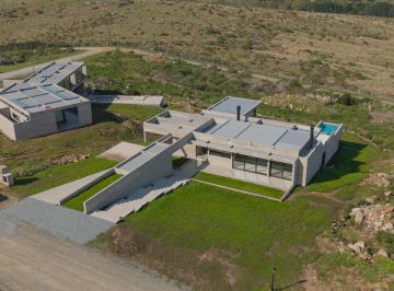 Casa de 8 ambientes, Tandil · Casa en Venta a Estrenar en Tandil - Barrio Cerrado Altos Aires
