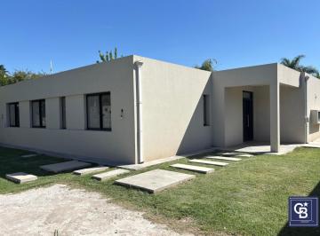 Casa · 152m² · 4 Ambientes · 4 Cocheras · Venta de Casa 4 Ambientes en Parque Sakura, Pilar