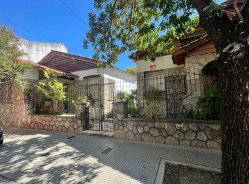 PH · 70m² · 4 Ambientes · Venta de Exclusivo PH en Barrio River con Posible Extension