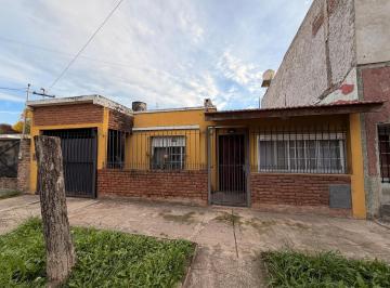 Casa · 110m² · 4 Ambientes · 1 Cochera · Venta Casa 4 Amb, Lote 10x20, Cochera + Dpto a Refaccionar