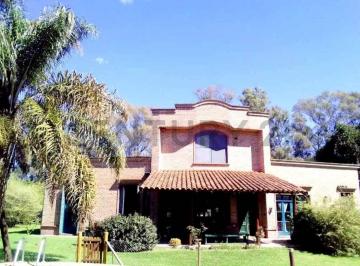 Quinta vacacional · 202m² · 6 Ambientes · 1 Cochera · Venta - Exclusiva Chacra de Diseño en Chacras del Molino – Lujo Natural Sobre 3500 m²