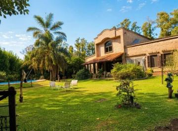 Quinta vacacional · 202m² · 6 Ambientes · 1 Cochera · Venta - Exclusiva Chacra de Diseño en Chacras del Molino – Lujo Natural Sobre 3500 m²