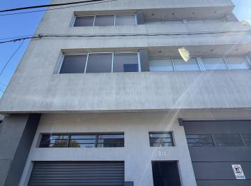 Departamento · 65m² · 3 Ambientes · Dúplex 2 Dorm en Alquiler | Muy Luminoso | Patio | 49 E/137 y 138
