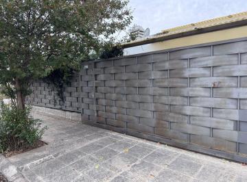 Casa de 6 ambientes, Córdoba · Lomas de San Martín, Impecable Propiedad en Una Planta.