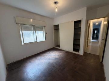 Departamento · 44m² · 3 Ambientes · Venta Departamento de 1 Dormitorio con Patio Barrio Martin, Rosario