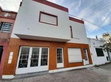 Casa de 7 ambientes, La Plata · Casa en Alquiler de 3 Dorm.